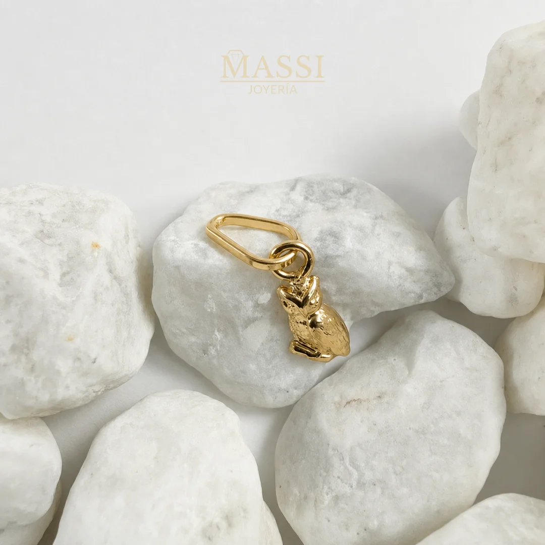 Dije Búho Plano de 8 × 4 mm en oro nacional amarillo
