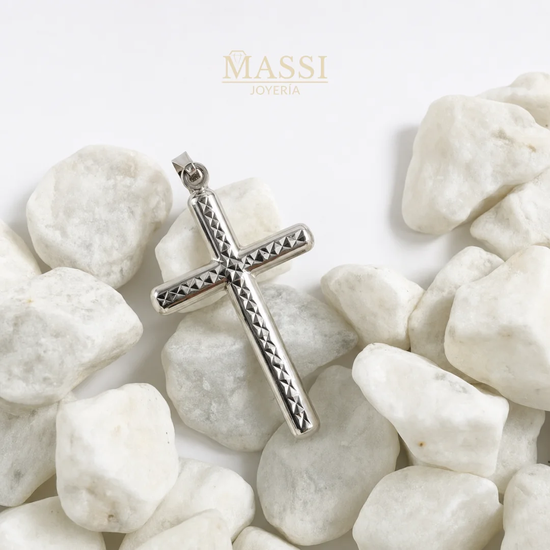 Dije Cruz Diamantada de 21 × 17 mm en oro blanco ley 750