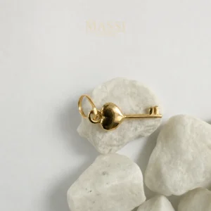Dije Llave Corazón de 11 × 5 mm en oro nacional amarillo