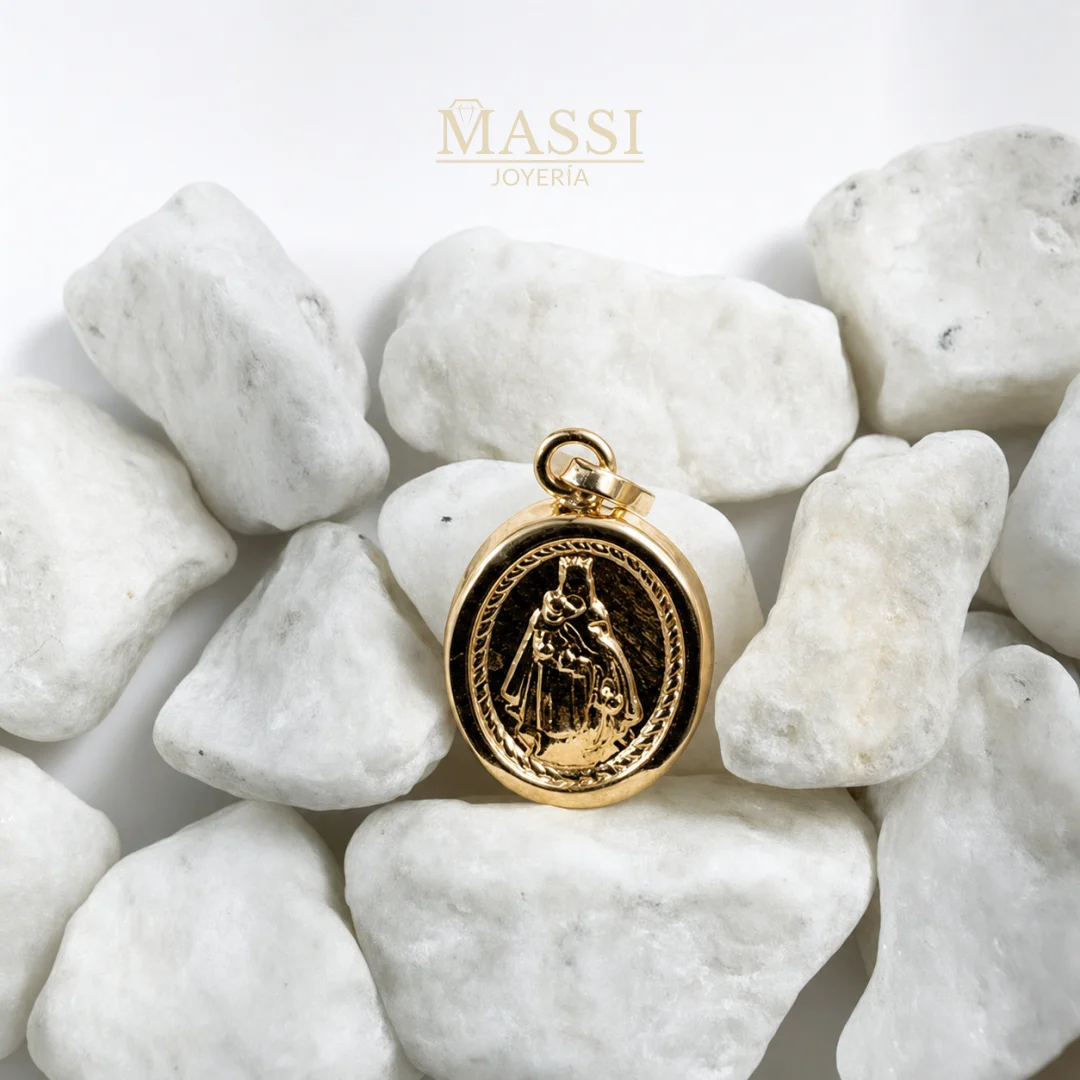 Dije Virgen del Carmen Ovalado de 12 × 10 mm en oro nacional amarillo