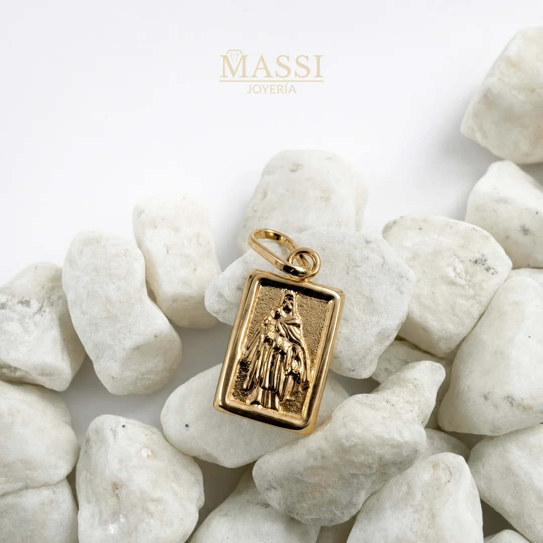 Dije Virgen del Carmen Rectangular de 12 × 8 mm en oro nacional amarillo