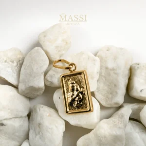 Dije Virgen del Carmen rectangular de 12 × 8 mm en oro nacional amarillo