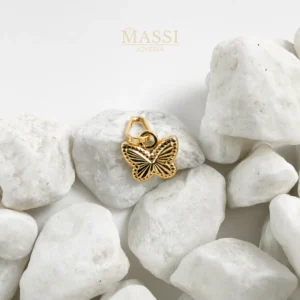 Dije Mariposa Diamantada de 9 × 7 mm en oro nacional amarillo